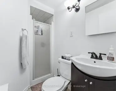 102 Salina St Streetsville, Mississauga 3 beds 4 baths 1 garage $1.11M