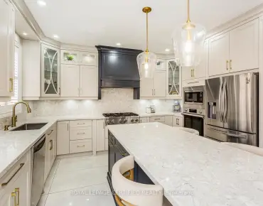 102 Salina St Streetsville, Mississauga 3 beds 4 baths 1 garage $1.11M