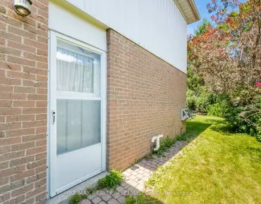 
2221 Florian Rd Cooksville, Mississauga 3 beds 3 baths 2 garage $1.25M