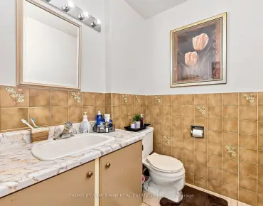 
2221 Florian Rd Cooksville, Mississauga 3 beds 3 baths 2 garage $1.25M