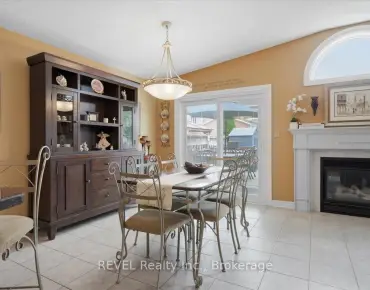 
Troika  Lorne Park, Mississauga 4 beds 4 baths 2 garage $2.399M