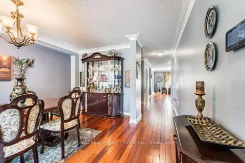 Mississauga Hurontario community 4782 James Austin Dr For Sale