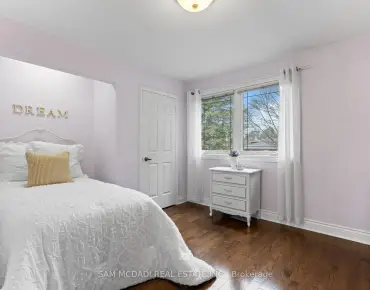 1653 Sherwood Forrest Circ Sheridan, Mississauga 4 beds 4 baths 2 garage $1.6M