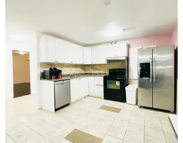 
15 Hackett Ave York University Heights - 5 beds 6 baths 2 parking space(s) listed at $1336800