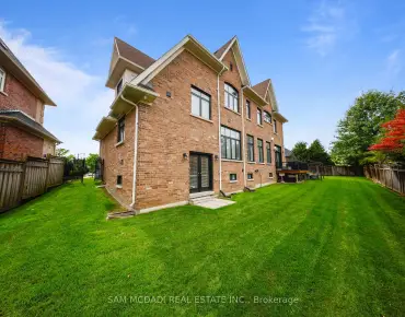 950 Fredonia Dr Erindale, Mississauga 5 beds 6 baths 3 garage $2.95M