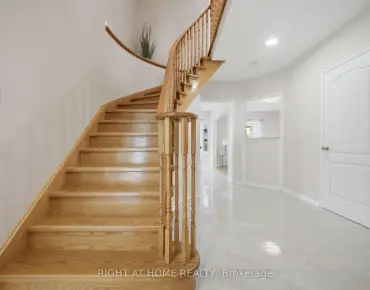 
975 Mantle Cres East Credit - 4 beds 4 baths 2 parking space(s) listed at $1299800