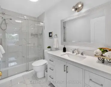 950 Fredonia Dr Erindale, Mississauga 5 beds 6 baths 3 garage $2.95M