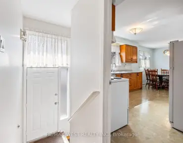 Tenth Churchill Meadows, Mississauga 4 beds 5 baths 2 garage $1.1M