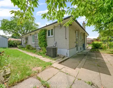 14 Copthorne Ave Milliken, Toronto 3 beds 4 baths 1 garage $899K