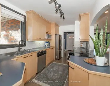 14 Copthorne Ave Milliken, Toronto 3 beds 4 baths 1 garage $899K