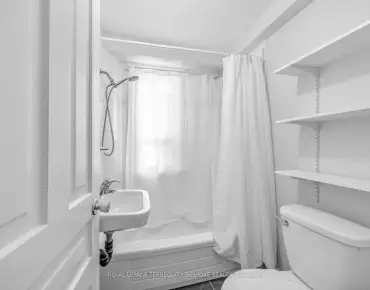 
22 Richdale Crt Princess-Rosethorn, Toronto 4 beds 5 baths 2 garage $2.2M