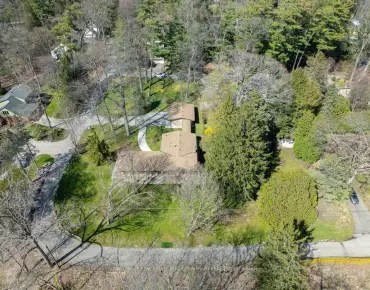 1066 Stockwell Ave Lorne Park - 2 睡房 3 卫生间 3 车位叫价2600000加元