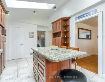 
347 Karen Park Cres Mississauga Valleys - 4 beds 3 baths 2 parking space(s) listed at $1239900
