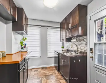 6954 Cadiz Cres Meadowvale, Mississauga 3 beds 3 baths 1 garage $899K