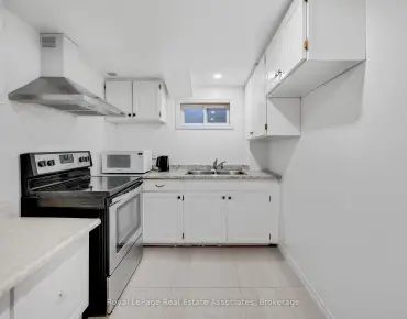
2782 Hollington Cres Sheridan - 3 beds 4 baths 2 parking space(s) listed at $949000