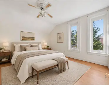 16 Scarboro St Malton, Mississauga 3 beds 4 baths garage $835K
