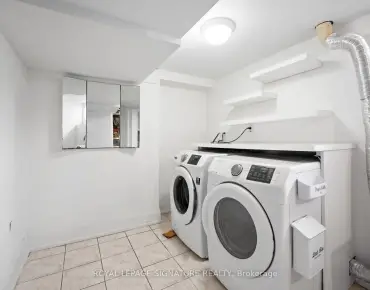 14 Dixington Cres Kingsview Village-The Westway - 4 睡房 2 卫生间 1 车位叫价899000加元