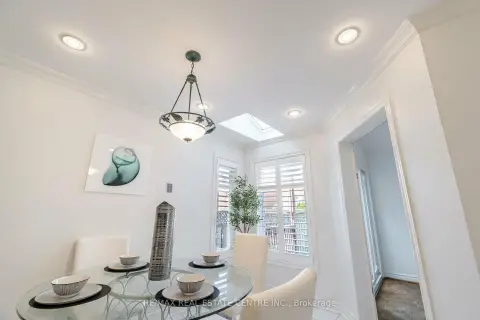 Mississauga Central Erin Mills community 2485 Strathmore Cres N For Sale