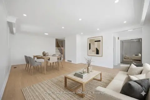 Mississauga Applewood community 3195 Golden Orchard Dr For Sale