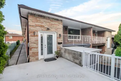 Mississauga Malton community 7782 Kittridge Dr For Sale