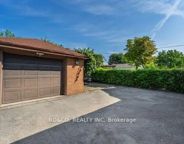 98 Hay Ave Mimico, Toronto 3 beds 2 baths 1 garage $1.05M