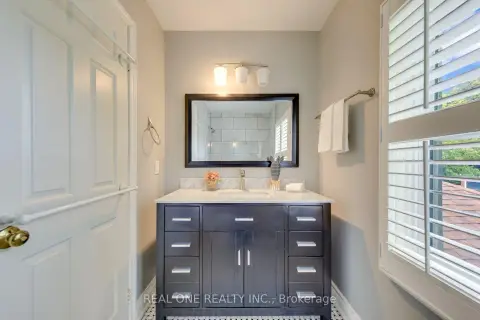 Mississauga Erin Mills community 3944 Glamis Crt For Sale