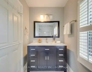 3944 Glamis Crt Erin Mills, Mississauga 4 beds 4 baths 4 garage $1.4M