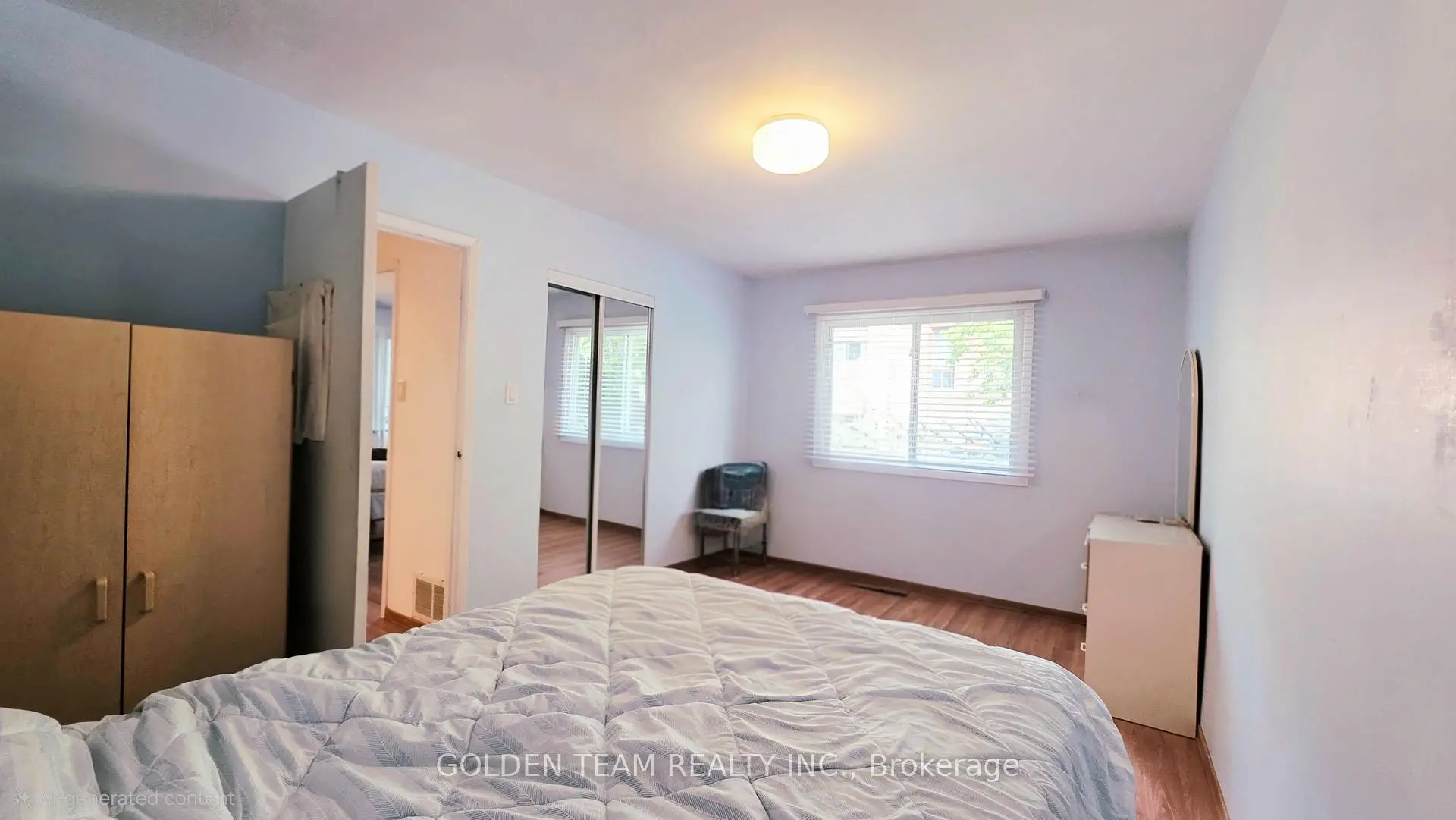 
44 Cobbler Cres Black Creek - 2 beds 1 baths  parking space(s) listed at $799000