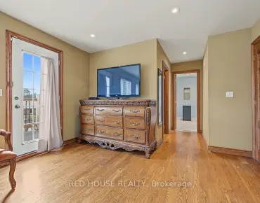 111 Neilson Dr Markland Wood - 4 beds 4 baths 2 parking space(s) listed at $1899000