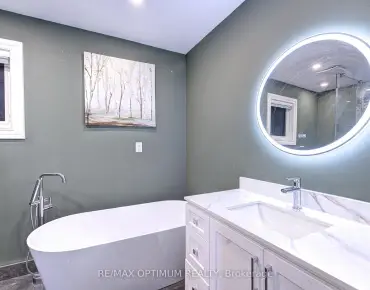 1829 Samuelson Circ Meadowvale Village - 3 beds 5 baths 2 parking space(s) listed at $1250000