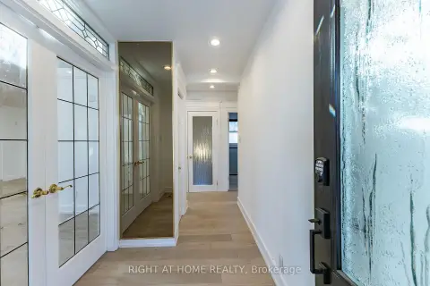 Mississauga Mineola community 1480 Kenmuir Ave For Sale