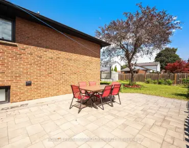 2221 Florian Rd Cooksville - 3 beds 3 baths 2 parking space(s) listed at $1199999
