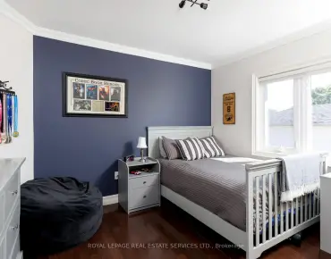 
4 Springbrook Gdns Stonegate-Queensway - 4 beds 5 baths 2 parking space(s) listed at $2389000