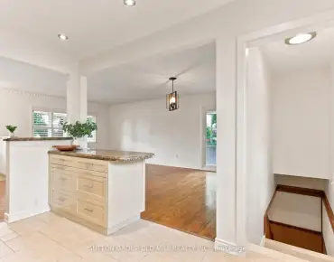 993 Islington Ave Stonegate-Queensway, Toronto 3 beds 2 baths 1 garage $1.1M