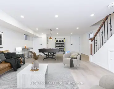 285 Gilbert Ave Caledonia-Fairbank - 3 beds 3 baths 2 parking space(s) listed at $850000
