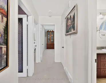 974 Owenwood Dr Clarkson, Mississauga 3 beds 3 baths 2 garage $1.75M
