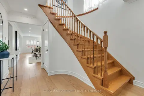 Mississauga Meadowvale community 7155 Aspen Ave For Sale