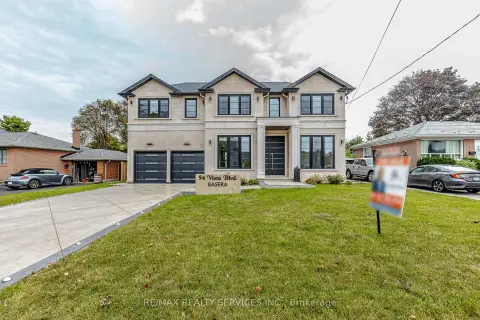 Mississauga Streetsville community 94 Vista Blvd For Sale