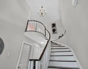 
228 Rosemount Ave Weston - 4 beds 4 baths 2 parking space(s) listed at $1298000