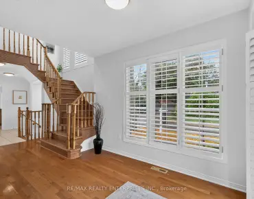 
5555 Linwell Pl Churchill Meadows - 3 beds 3 baths 1 parking space(s) listed at $988000