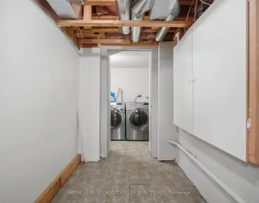 
7443 Russian Olive Clse Lisgar - 3 beds 4 baths 1 parking space(s) listed at $889000