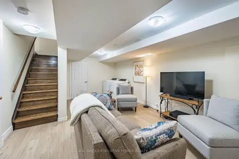 Mississauga East Credit community 6348 Newcombe Dr For Sale