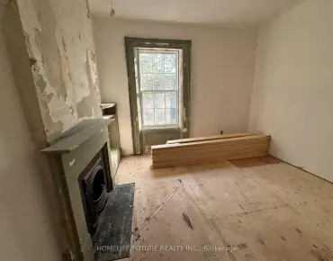 
64 King St Weston - 12 beds 10 baths  parking space(s) listed at $1649900