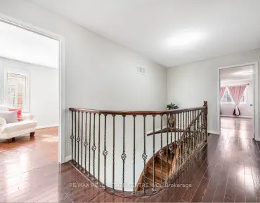 
3696 Waterfall Cres Lisgar - 4 beds 5 baths 2 parking space(s) listed at $1099000