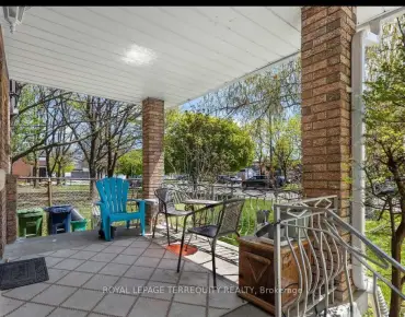 
1052 Glengrove Ave Yorkdale-Glen Park - 3 beds 3 baths 1 parking space(s) listed at $1188000