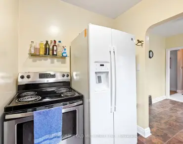 63 Westhead Rd Alderwood, Toronto 2 beds 2 baths 2 garage $1.05M