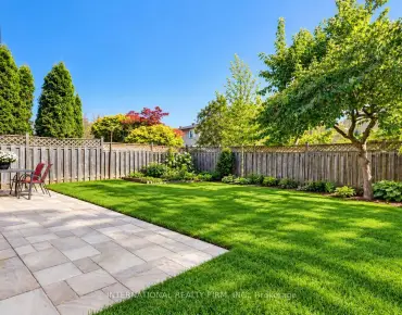 297 Kingsbridge Garden Hurontario, Mississauga 3 beds 3 baths 2 garage $1.09M