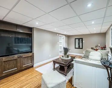 
2576 Mainroyal St Erin Mills - 4 beds 3 baths  parking space(s) listed at $925000