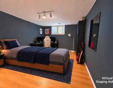 62 William St Streetsville, Mississauga 3 beds 2 baths  garage $899.8K