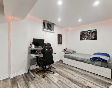 3842 Manatee Way Churchill Meadows, Mississauga 3 beds 4 baths 1 garage $999K